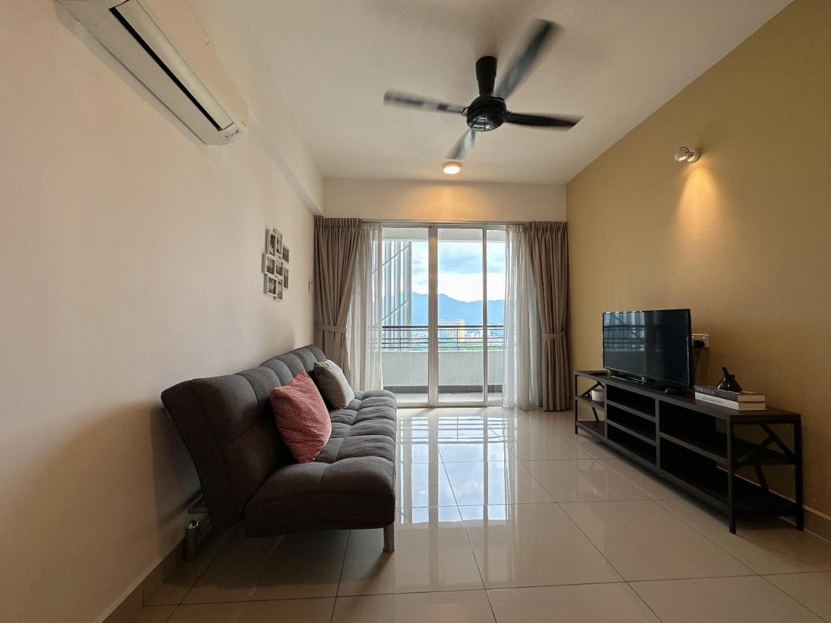 Town Apartment *